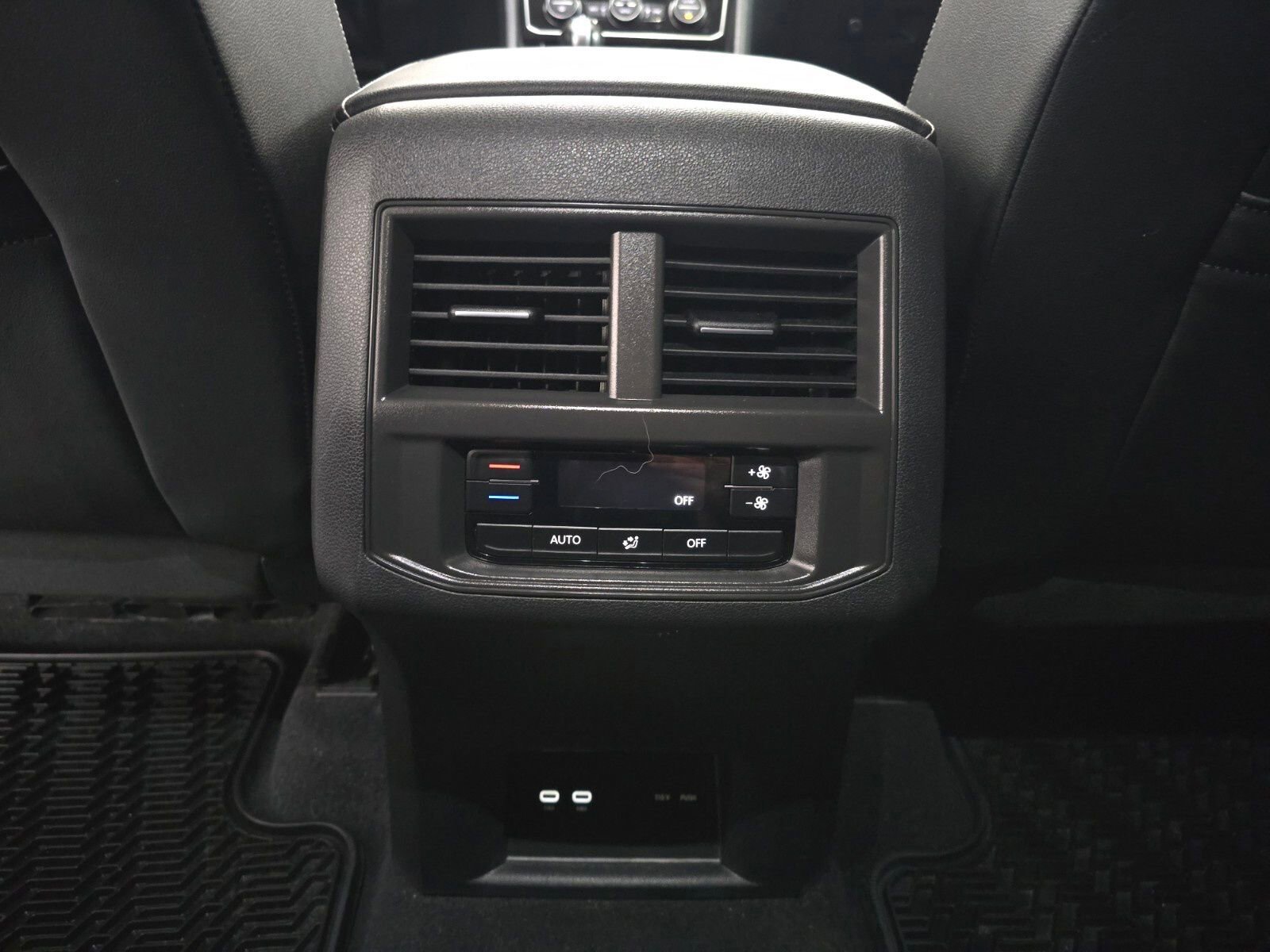 Used 2023 Volkswagen Atlas SE image 27