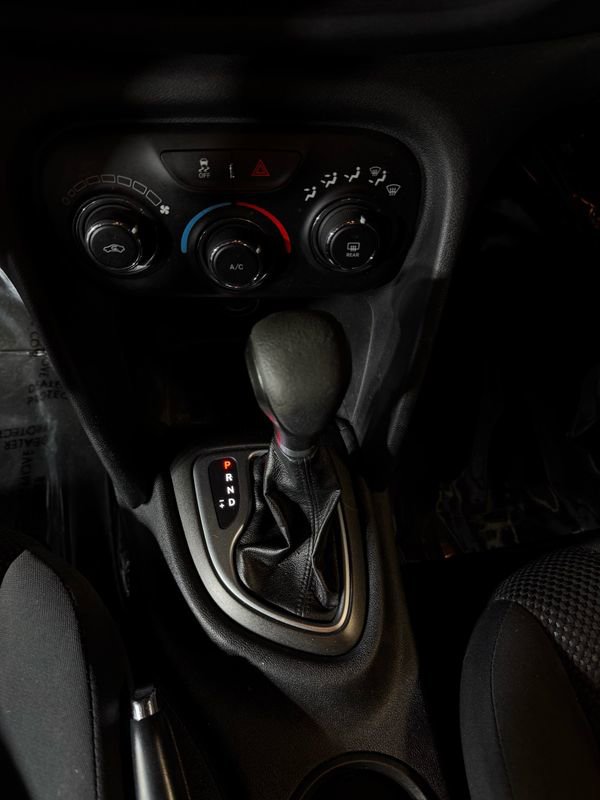 Used 2016 Dodge Dart SE w/ Convenience Group FWD image 11