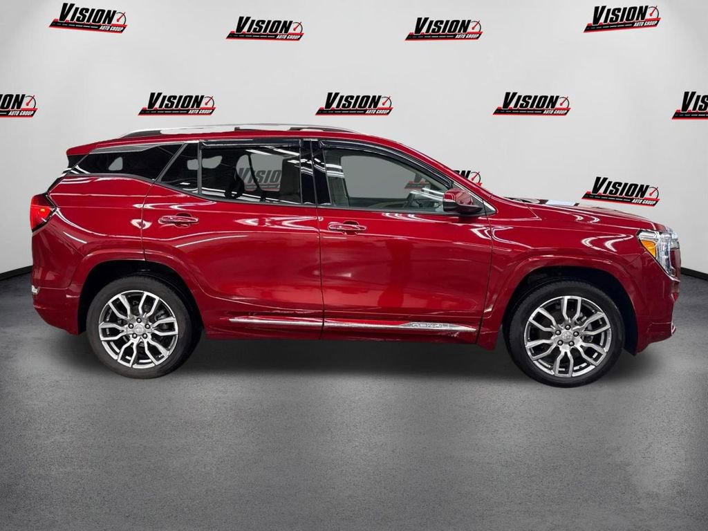 Used 2023 GMC Terrain Denali image 4
