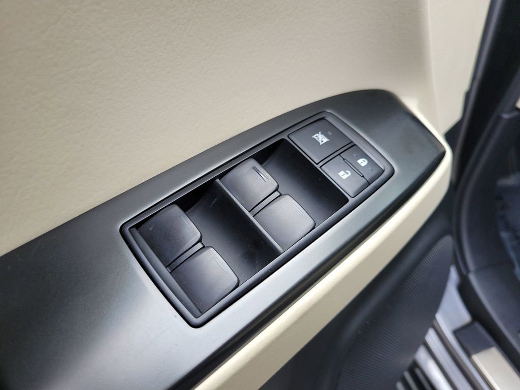 Used 2023 Lexus GX 460 Luxury w/ Accessory Package image 15