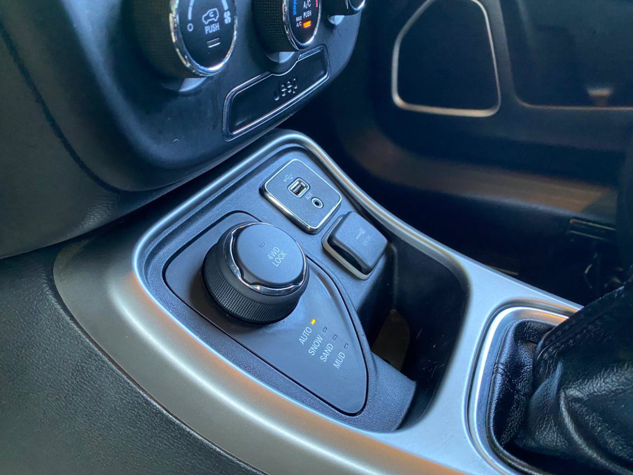 Used 2018 Jeep Compass Sport AWD/4WD image 58