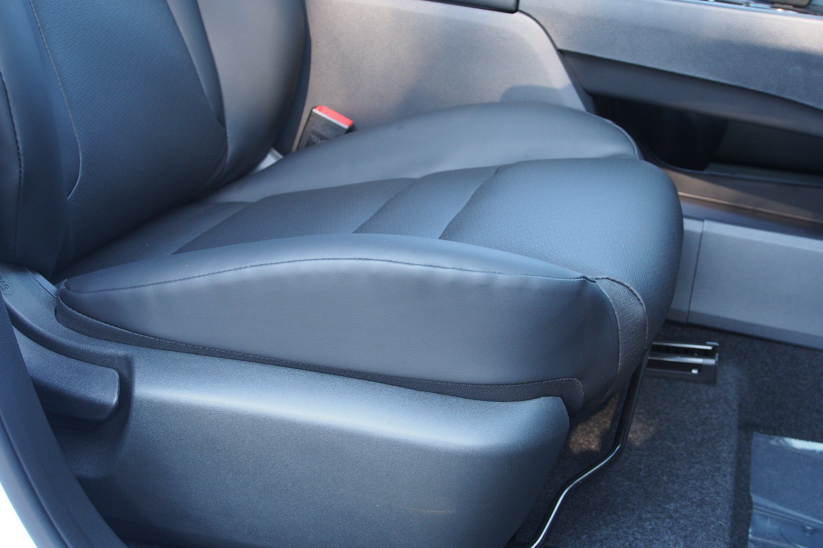 New 2026 Nissan Rogue Dark Armor FWD image 12