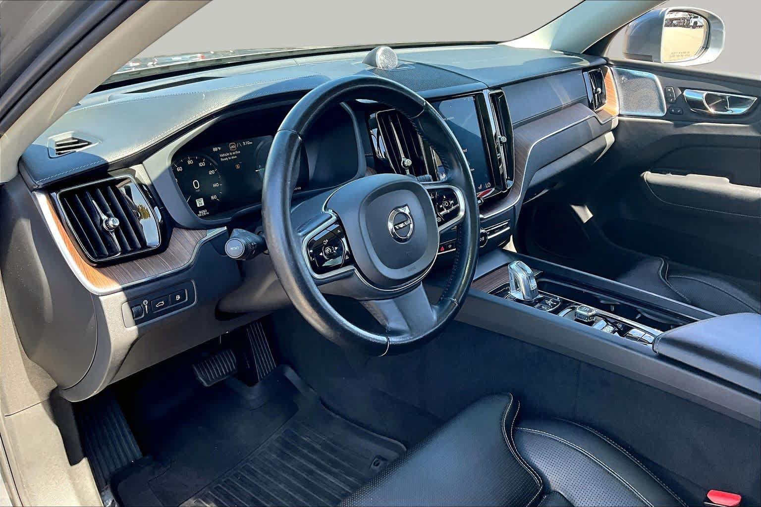 Used 2019 Volvo XC60 T8 Inscription w/ Advanced Package AWD/4WD image 17