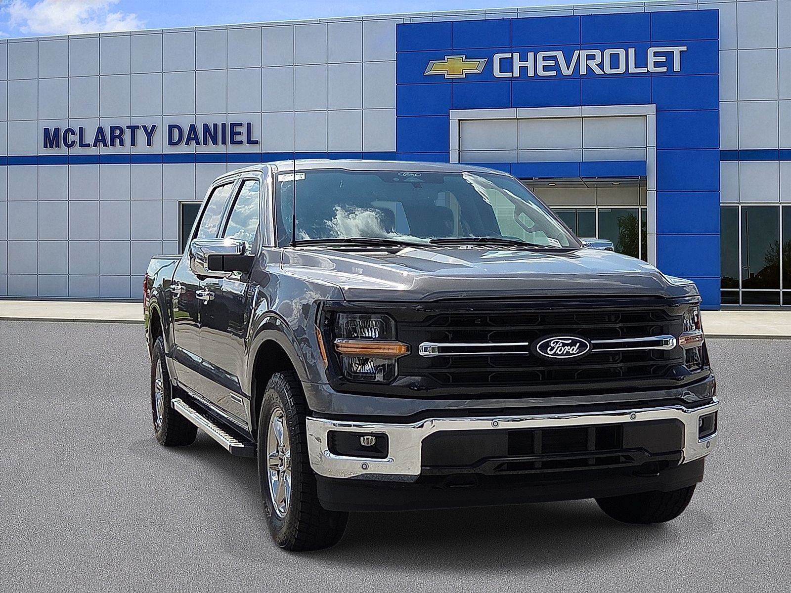 Used 2025 Ford F150 XLT w/ Equipment Group 302A MID AWD/4WD image 1