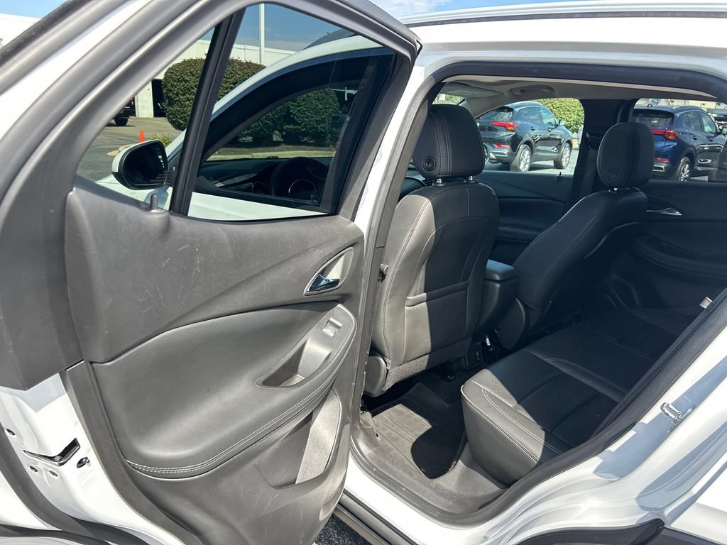 Used 2023 Buick Encore GX Essence w/ Experience Buick Package FWD image 32