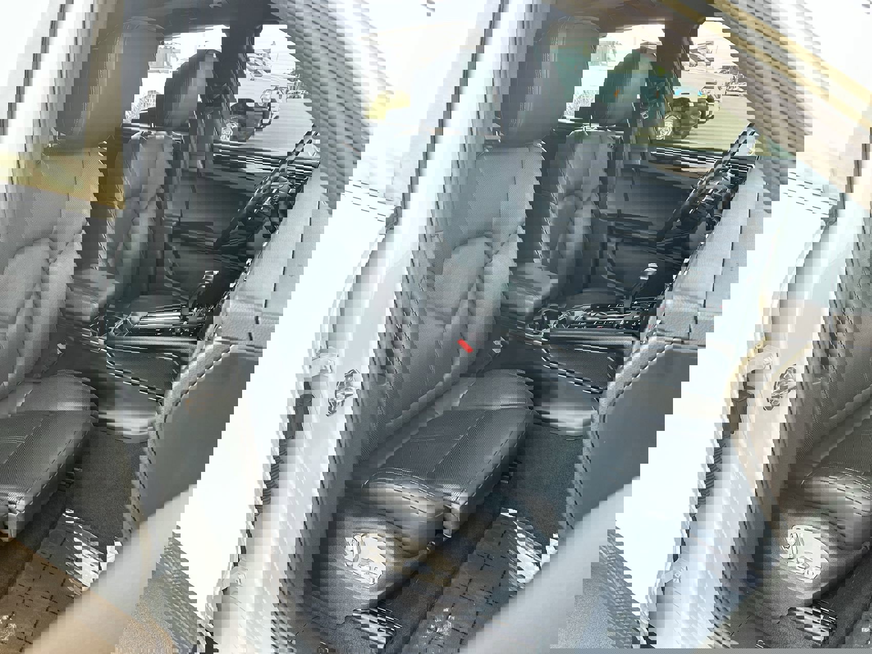 Used 2024 Porsche Macan image 23