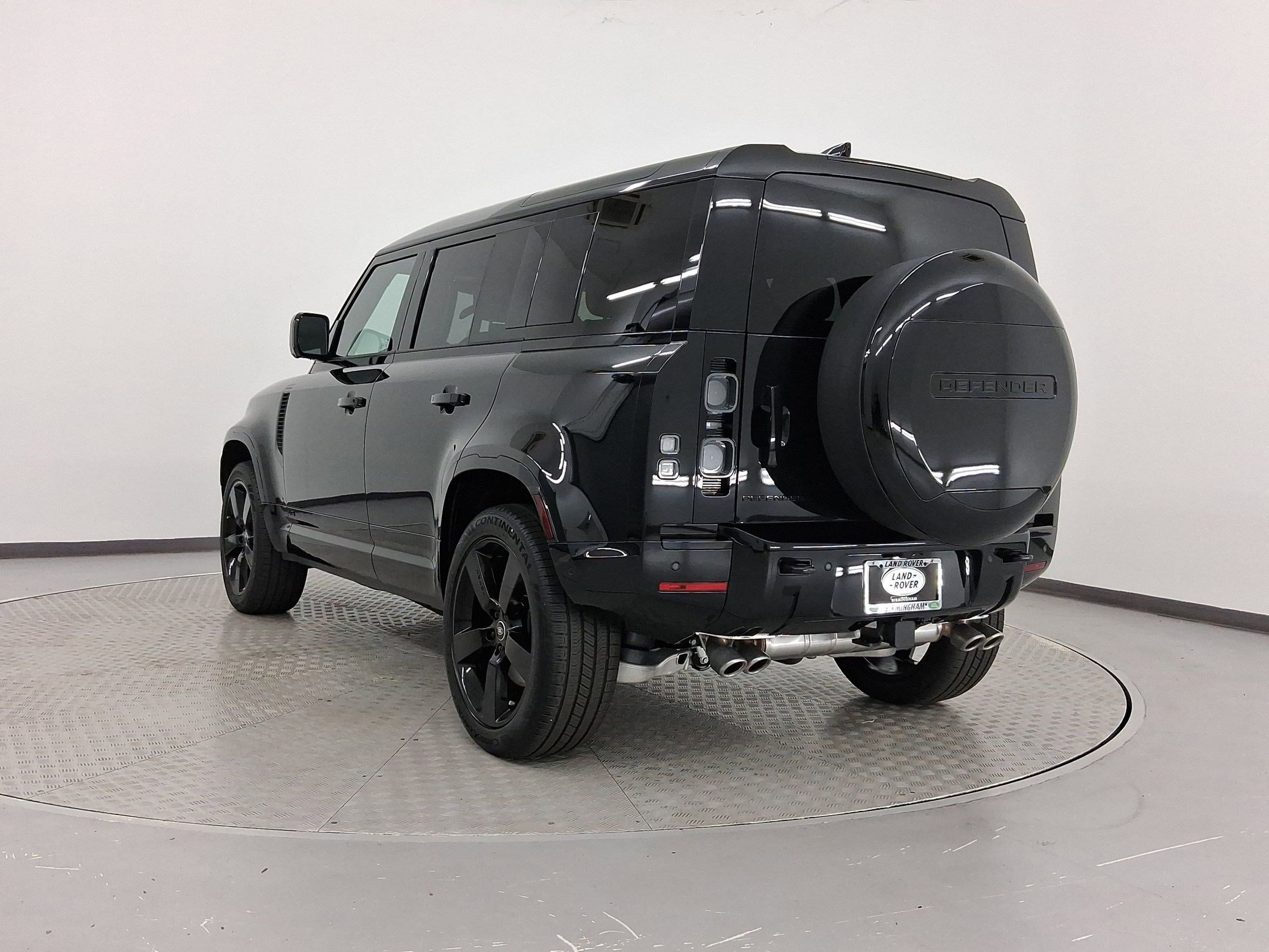 New 2025 Land Rover Defender 110 V8 image 3