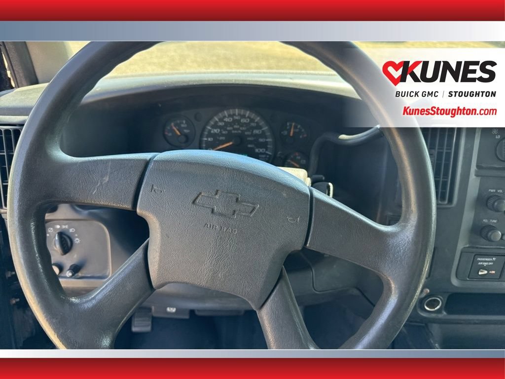 Used 2004 Chevrolet Express 3500 w/ Chrome Appearance Package RWD image 24