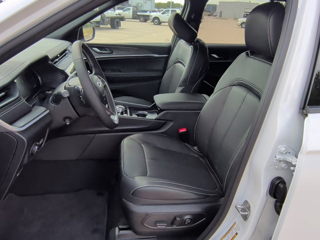 New 2026 Jeep Grand Cherokee Limited AWD/4WD image 13
