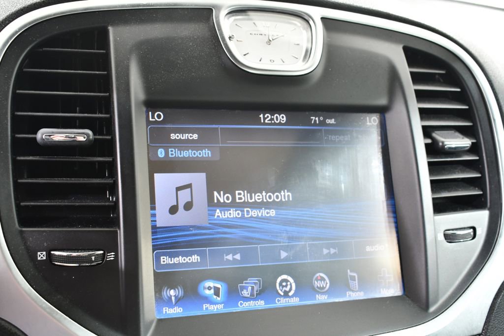 Used 2014 Chrysler 300 C w/ Harman/Kardon Audio Group AWD/4WD image 27