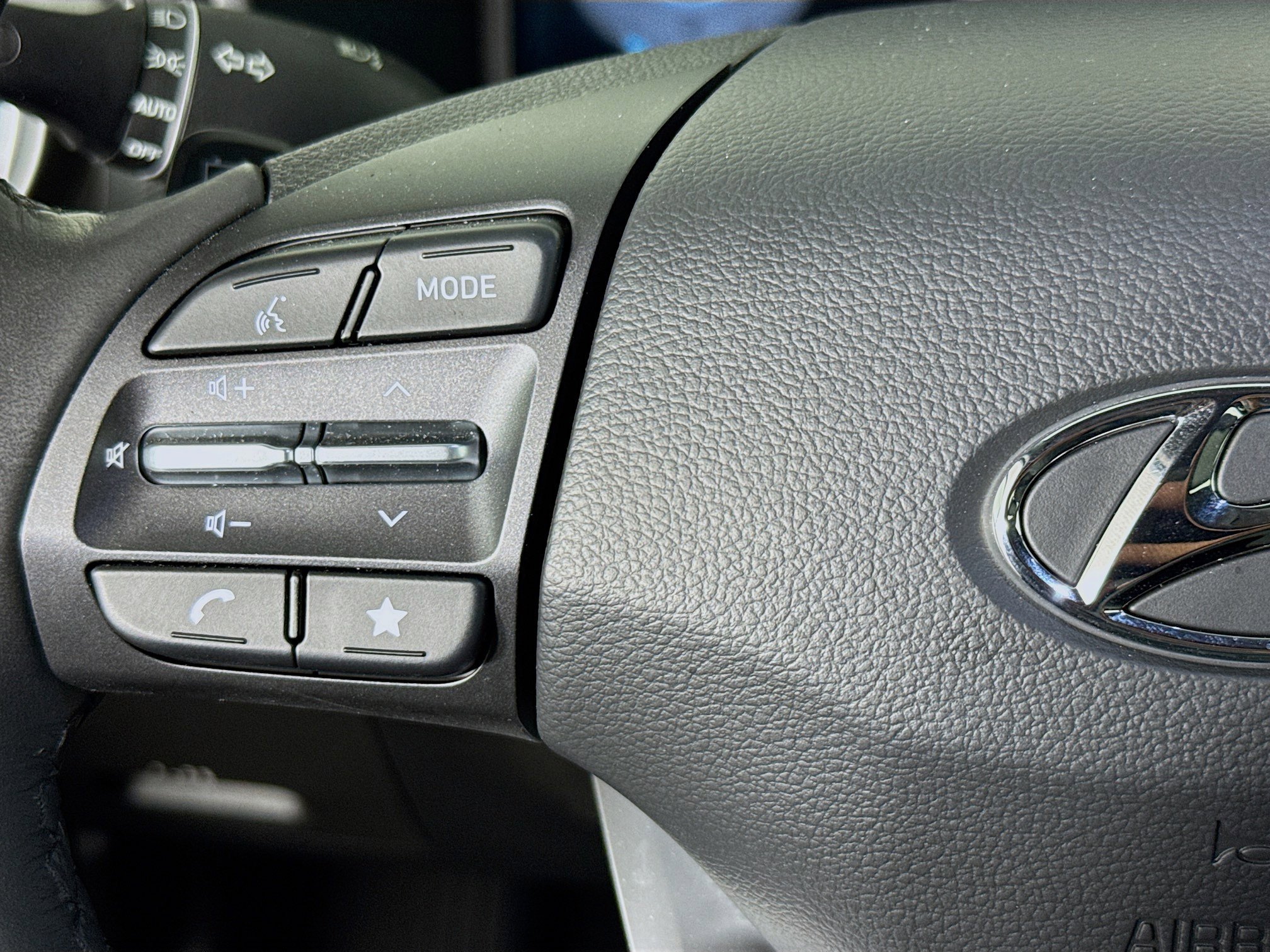 Used 2023 Hyundai Kona Limited image 13