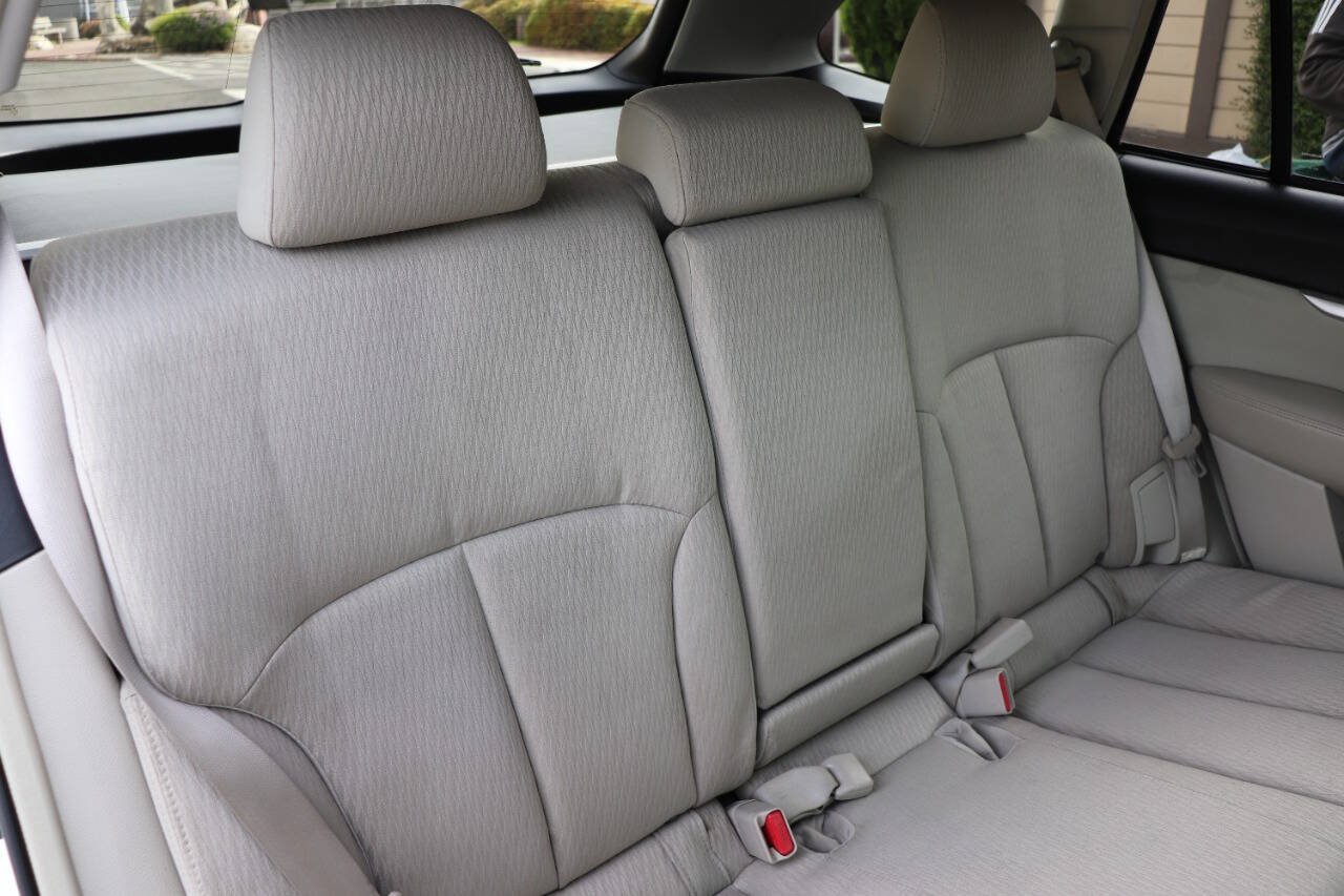 Used 2011 Subaru Outback 2.5i Premium AWD/4WD image 28