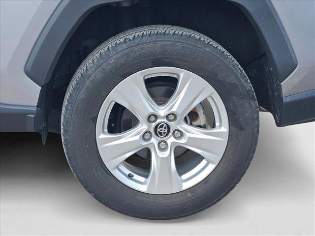Used 2020 Toyota RAV4 XLE image 23
