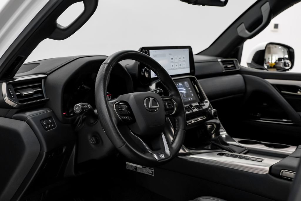 Used 2023 Lexus LX 600 F Sport image 7