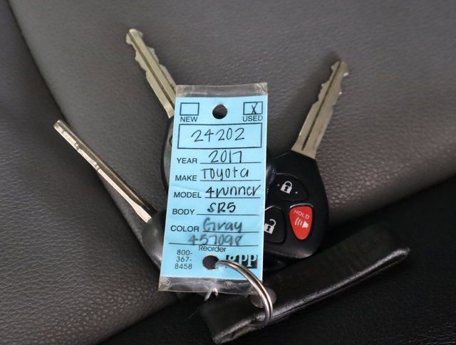 Used 2017 Toyota 4Runner SR5 Premium image 53