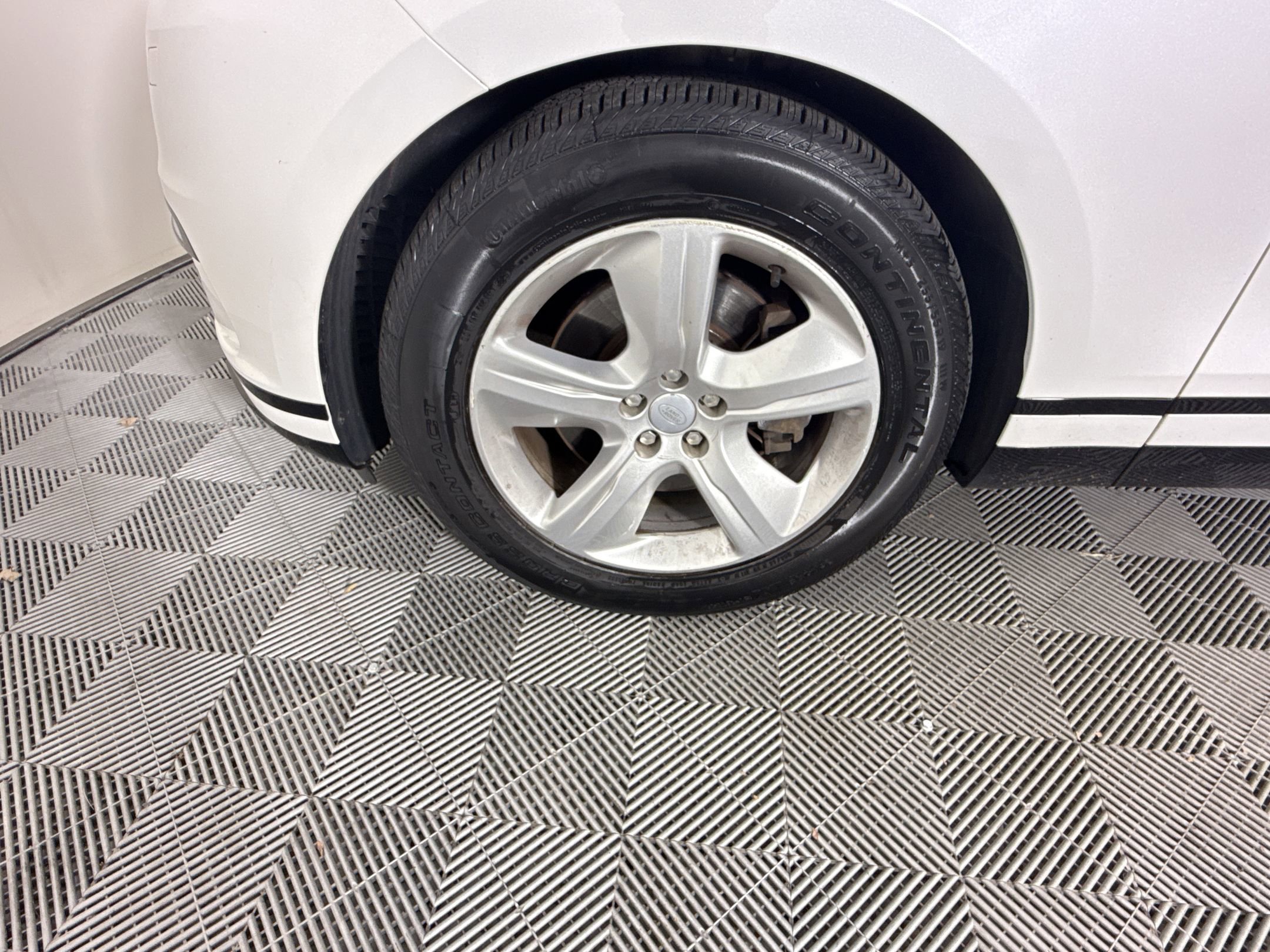 Certified 2023 Land Rover Range Rover Velar S image 13