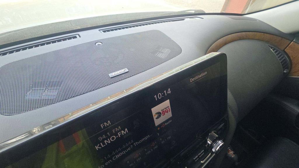 Used 2023 Nissan Armada SL w/ Captain's Chairs Package image 32