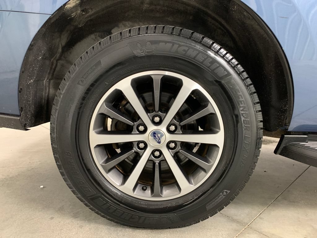 Used 2018 Ford Expedition XLT w/ Equipment Group 201A AWD/4WD image 9