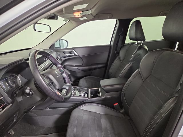 Used 2024 Mitsubishi Outlander SE AWD/4WD image 12