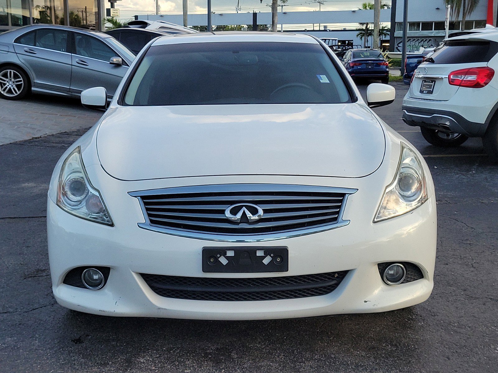 Used 2015 INFINITI Q40 w/ Moonroof Package image 2