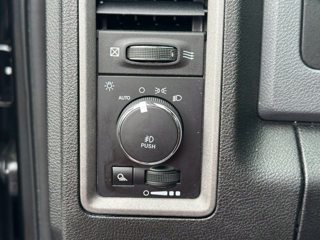 Used 2019 RAM 1500 Express w/ Express Value Package AWD/4WD image 18