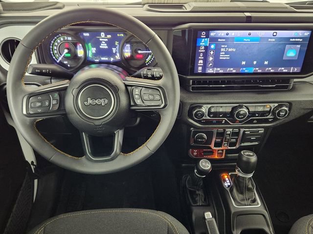 Used 2024 Jeep Wrangler Unlimited image 27