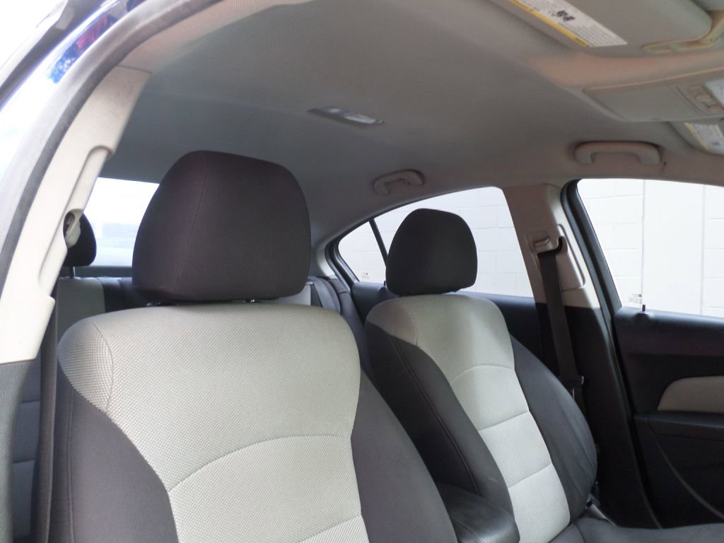 Used 2013 Chevrolet Cruze LS image 8