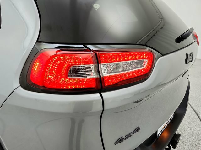Used 2015 Jeep Cherokee Trailhawk w/ Cold Weather Group AWD/4WD image 27