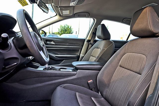 Used 2025 Nissan Altima 2.5 SV image 29