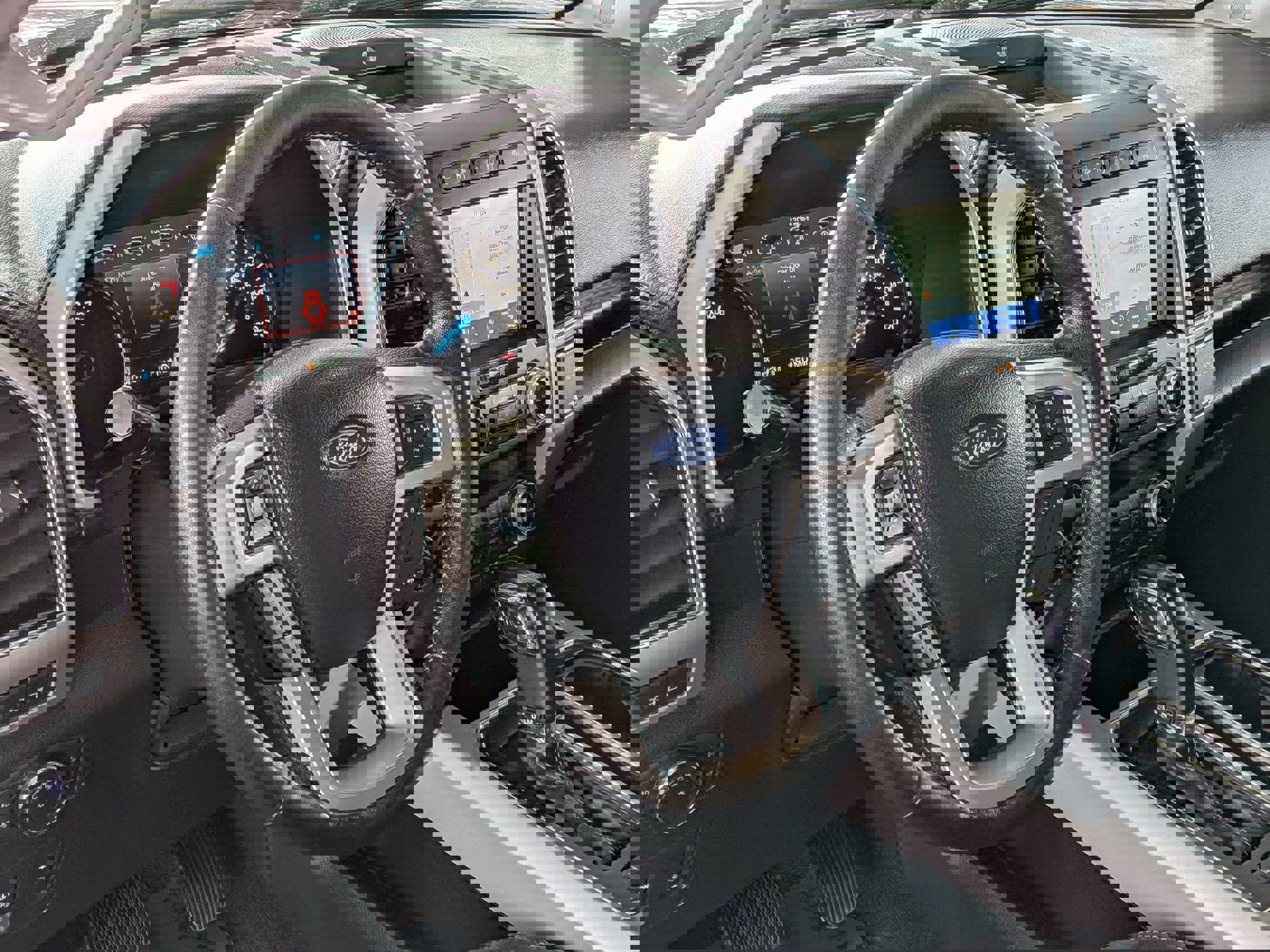 Used 2019 Ford F150 Lariat w/ Equipment Group 502A Luxury image 14