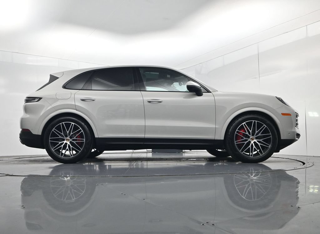 Used 2025 Porsche Cayenne S AWD/4WD image 54