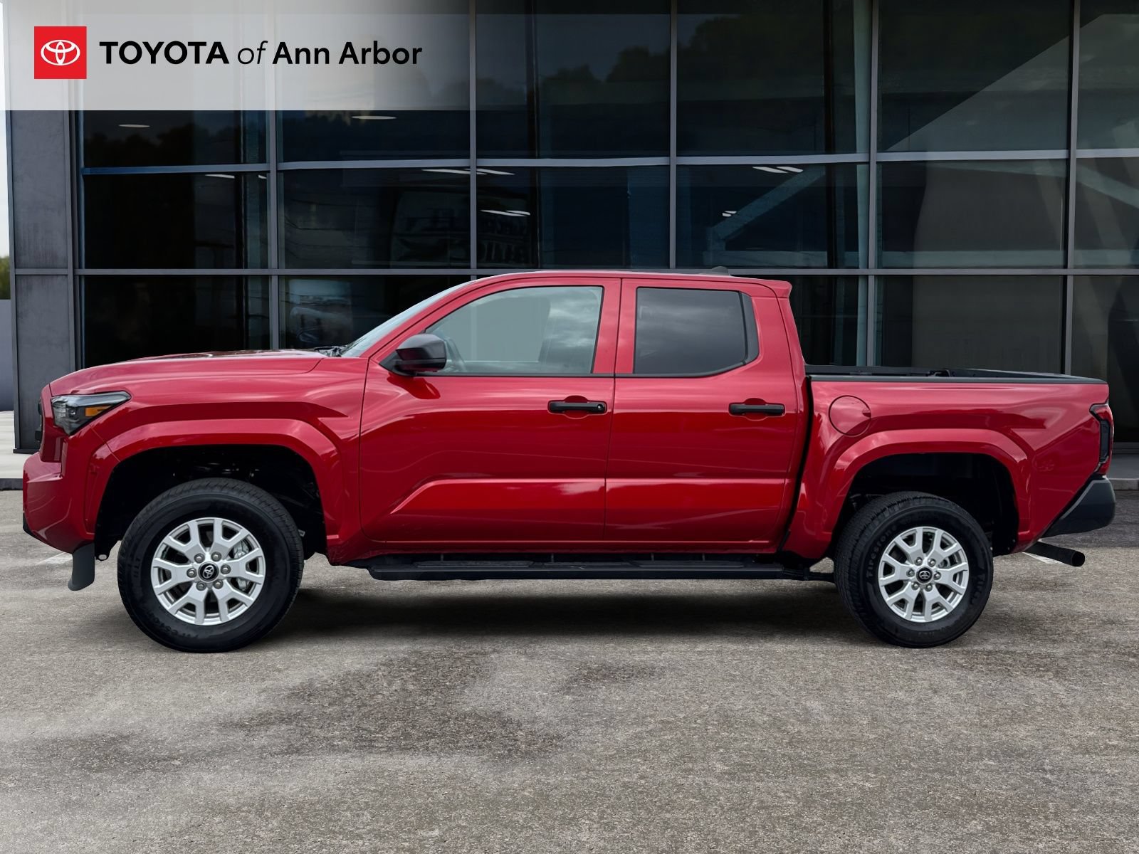 Used 2025 Toyota Tacoma SR AWD/4WD image 8