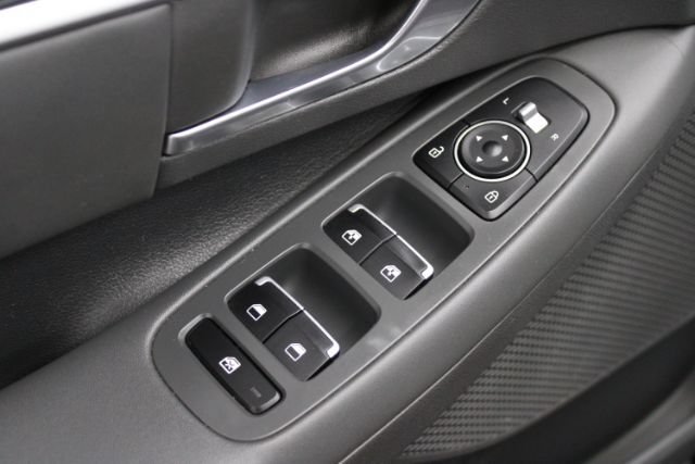 Used 2020 Hyundai Sonata SEL Plus w/ Tech Package FWD image 9