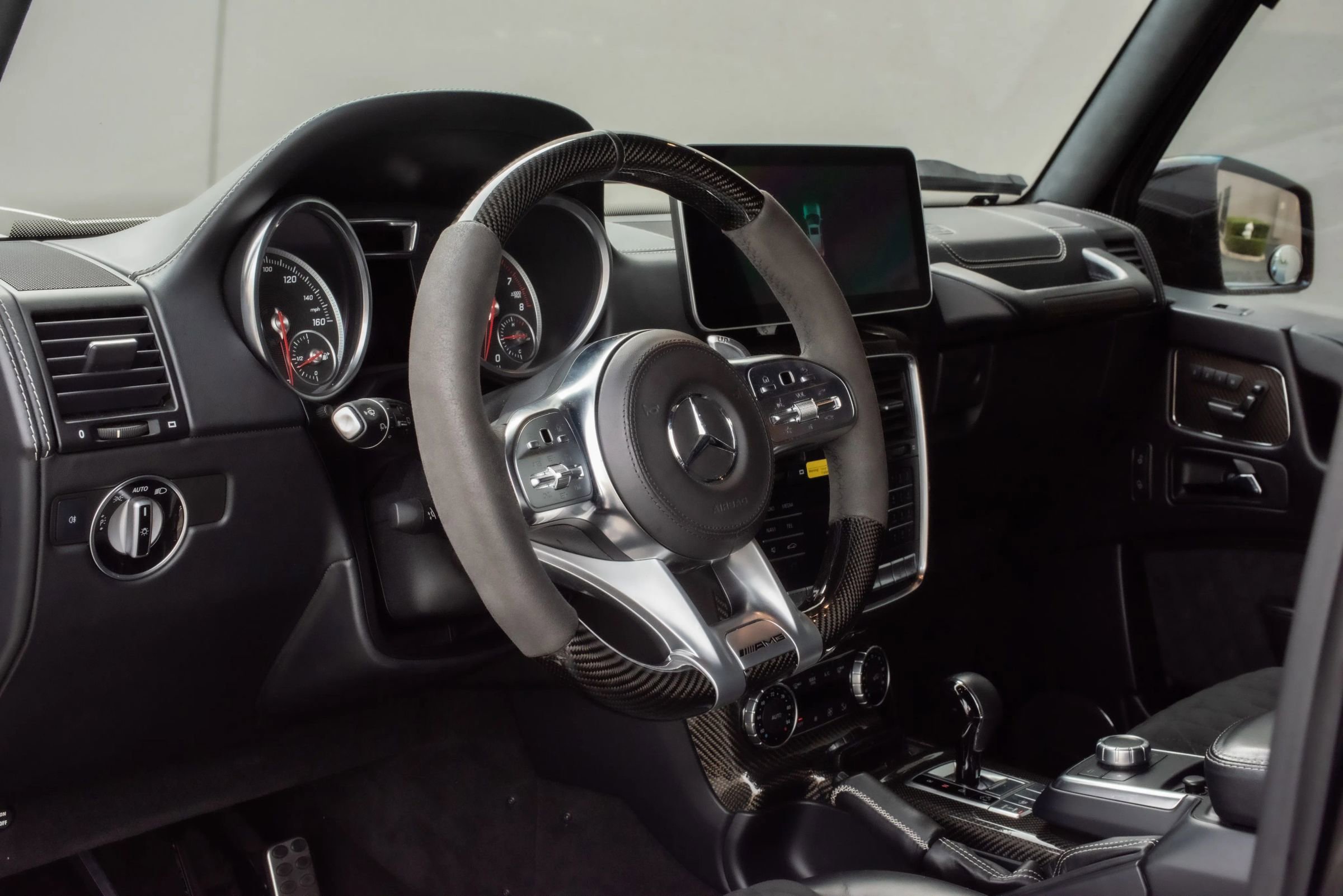 Used 2017 Mercedes-Benz G 550 Squared image 12