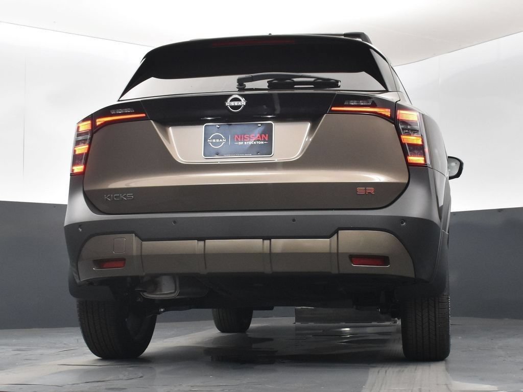 New 2026 Nissan Kicks SR w/ Illumination Package FWD image 42