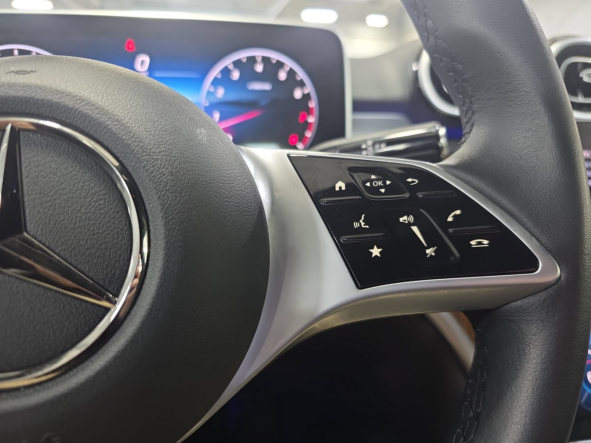 Certified 2025 Mercedes-Benz C 300 4MATIC Sedan image 18