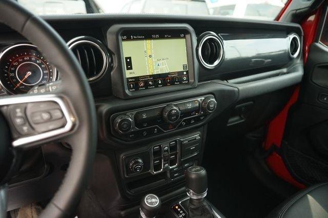 Used 2023 Jeep Wrangler Unlimited Sahara AWD/4WD image 26