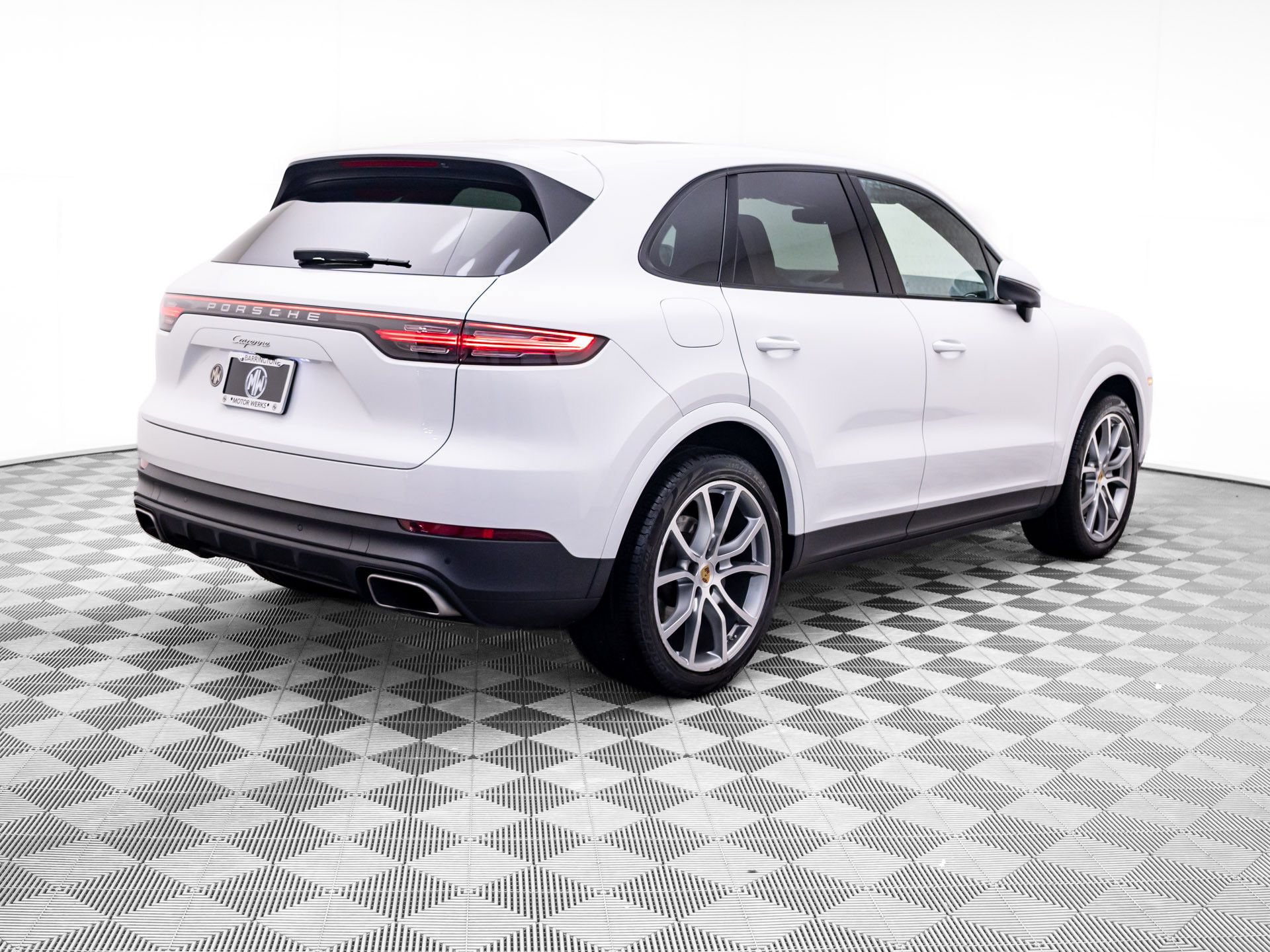 Certified 2023 Porsche Cayenne AWD/4WD image 8