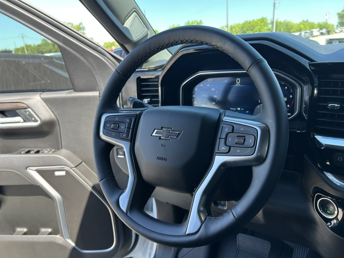 Used 2026 Chevrolet Silverado 1500 RST w/ Redline Edition AWD/4WD image 8