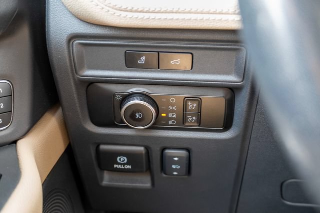 Used 2024 Ford Expedition Limited AWD/4WD image 14