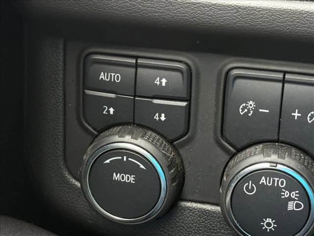 Used 2023 Chevrolet Suburban Premier image 22