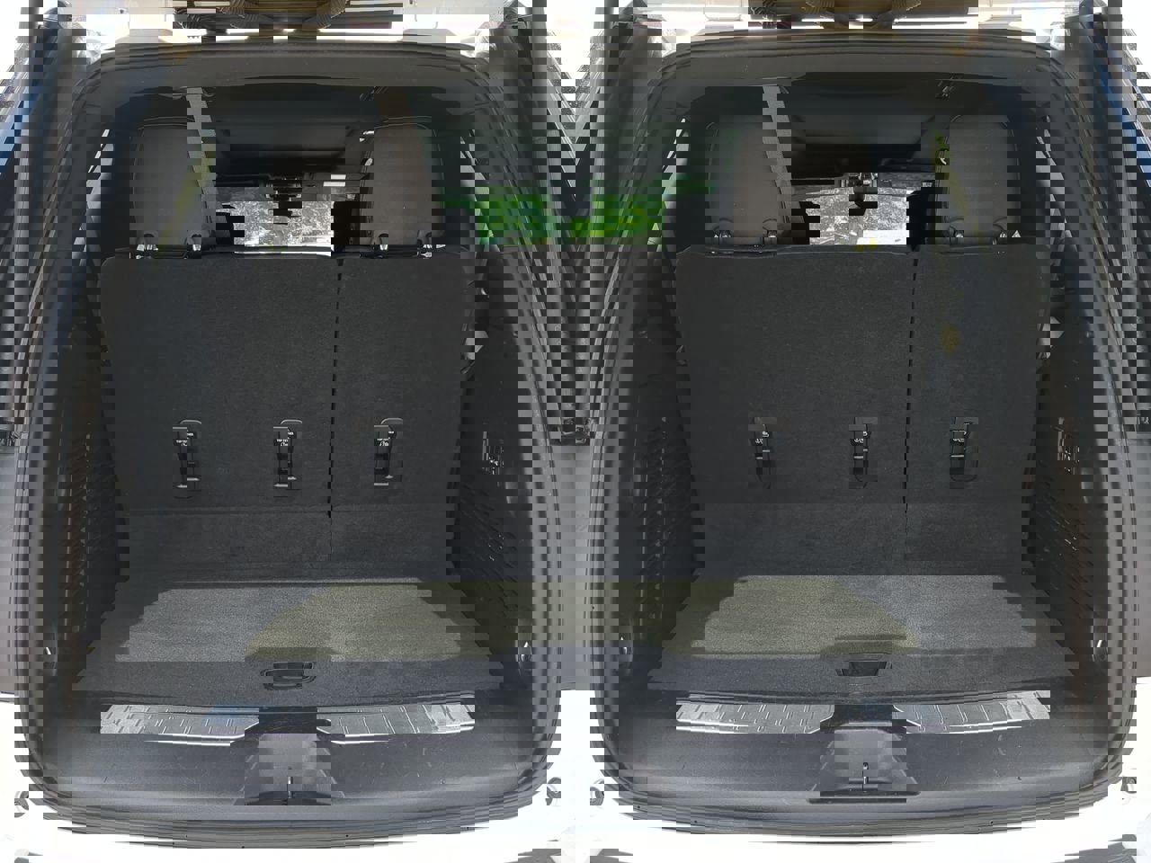 Used 2023 GMC Yukon Denali w/ Denali Reserve Package AWD/4WD image 11