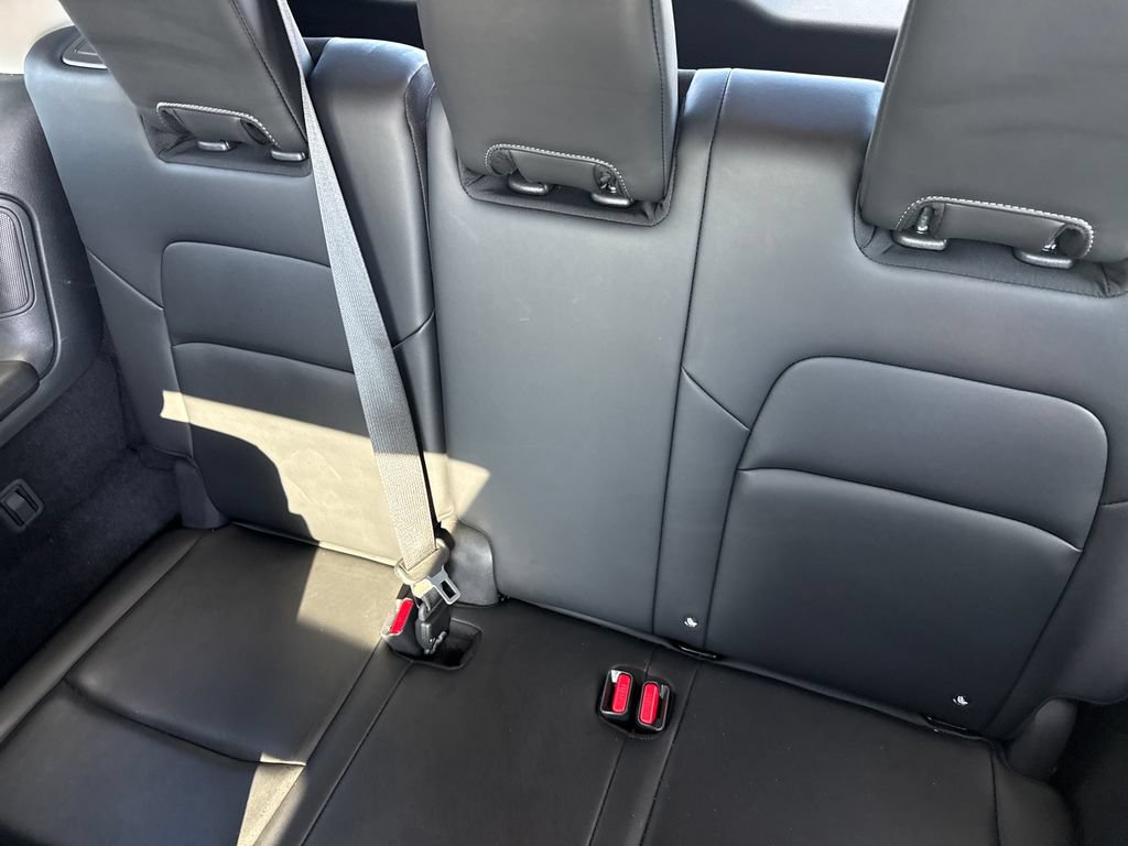 Used 2025 Nissan Pathfinder Platinum FWD image 31