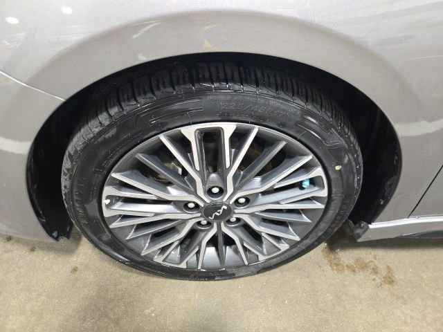 Used 2023 Kia Forte GT-Line w/ GT-Line Premium Package FWD image 11