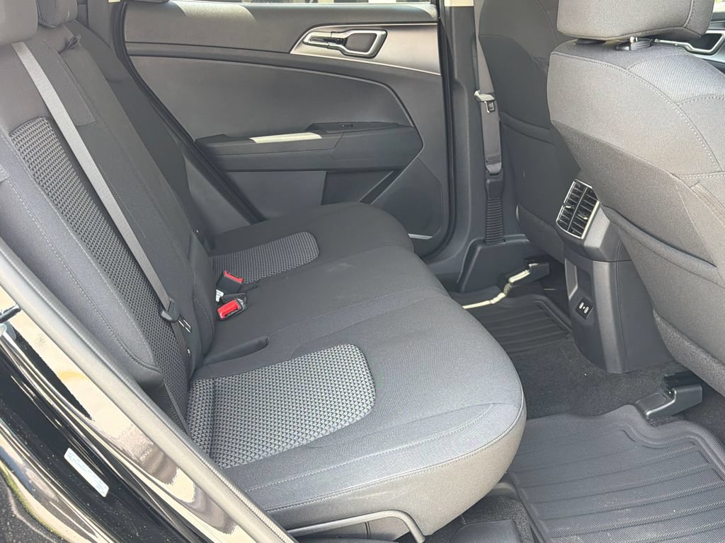 New 2026 Kia Sportage LX FWD image 9
