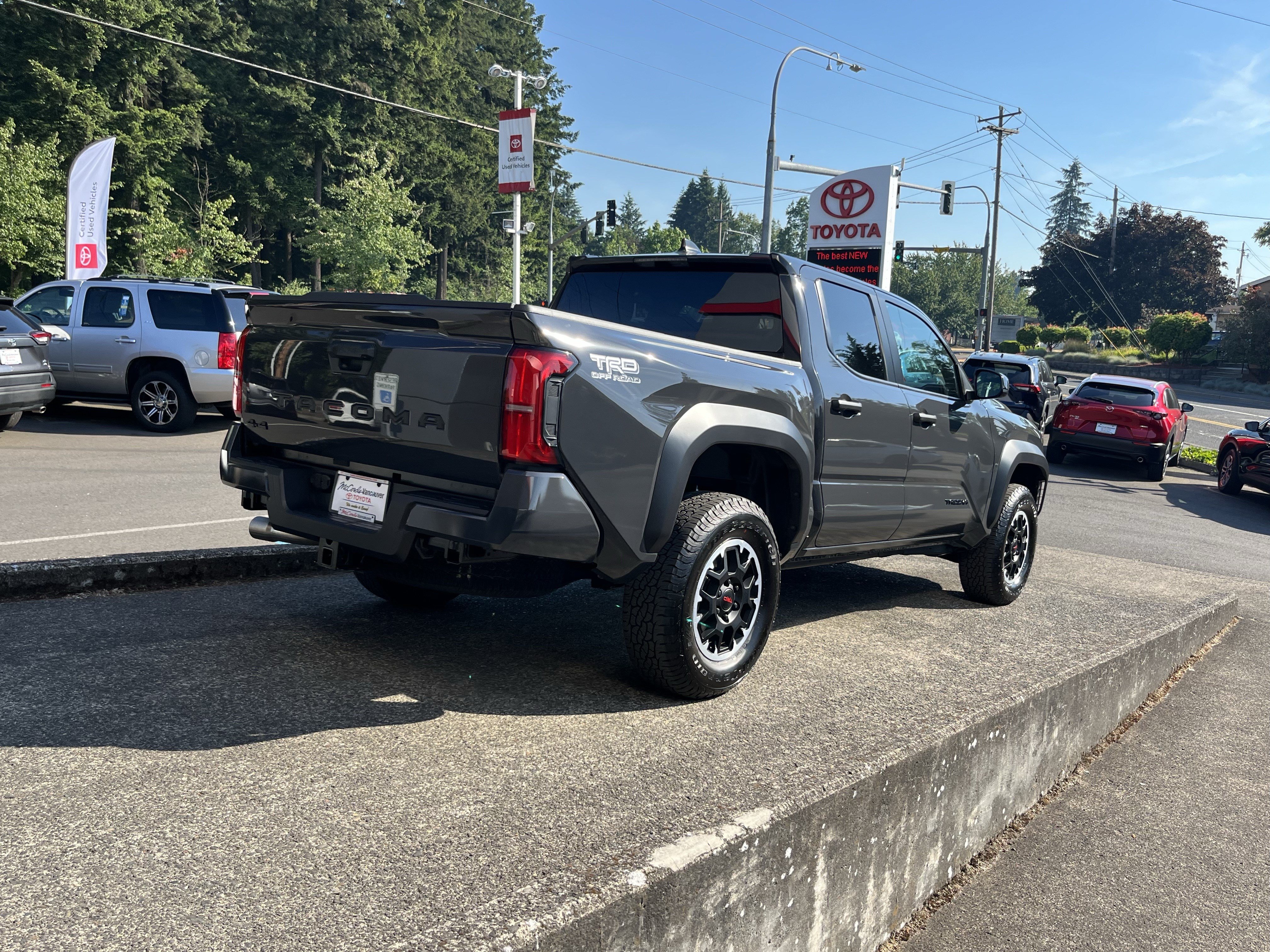Used 2026 Toyota Tacoma TRD Off-Road AWD/4WD image 7