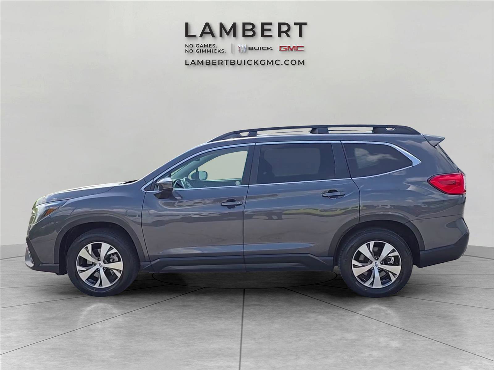Used 2025 Subaru Ascent Premium AWD/4WD image 2