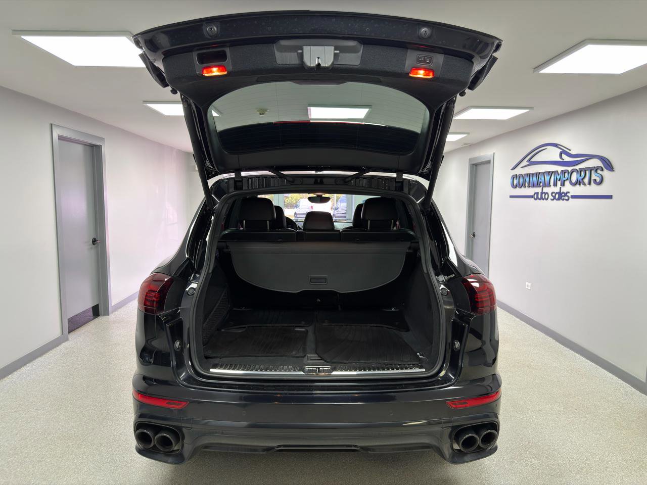 Used 2017 Porsche Cayenne GTS AWD/4WD image 38