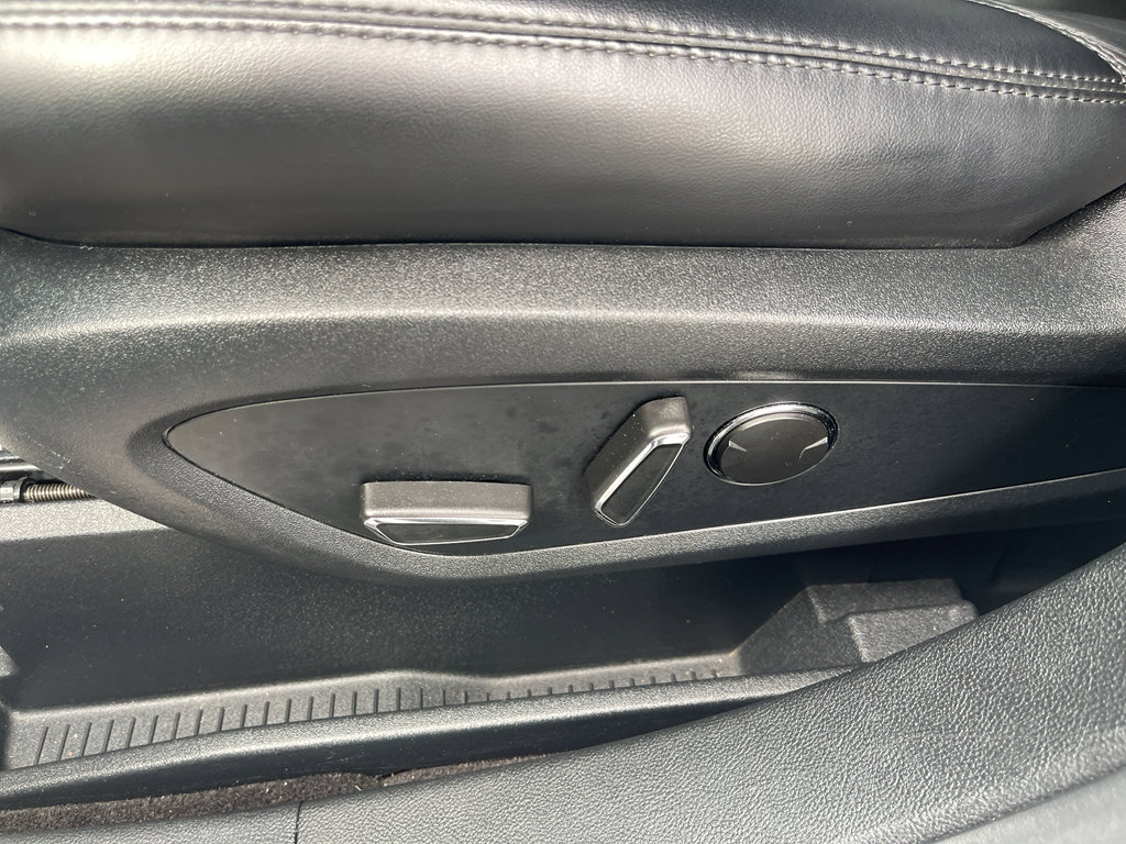 Used 2020 Lincoln Nautilus Premier w/ Equipment Group 101A image 16