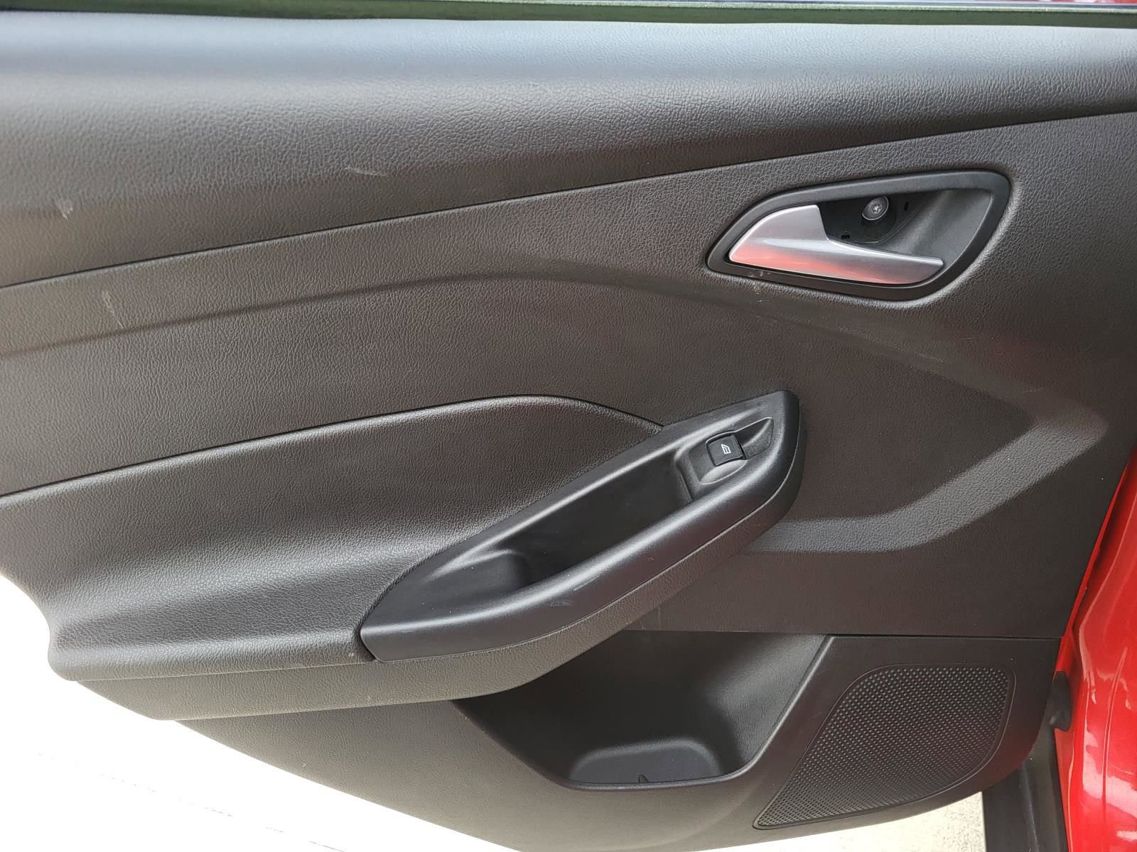 Used 2016 Ford Focus SE image 11